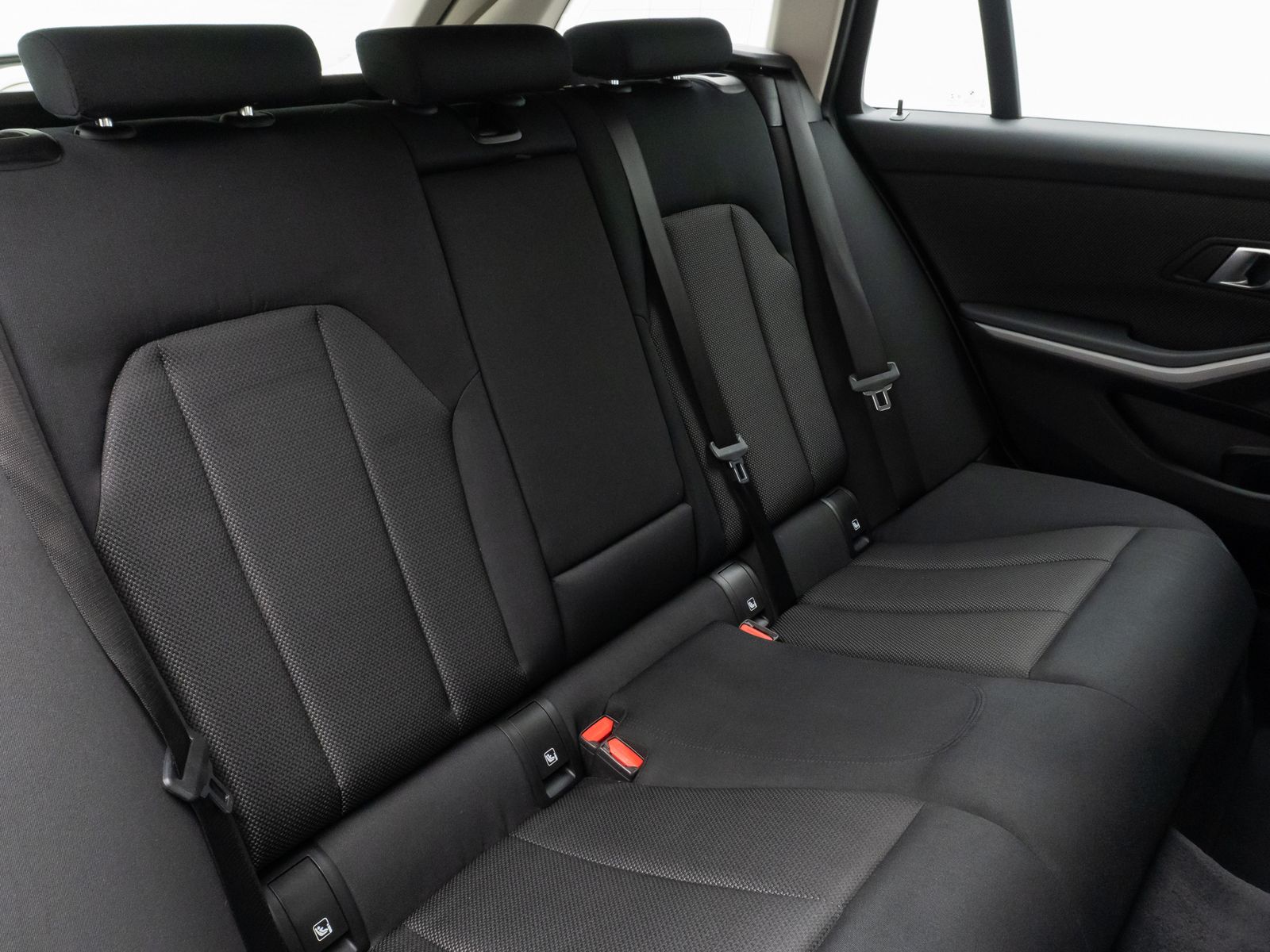 Fahrzeugabbildung BMW 330e DAB CockPit+ Lordos PDC Geschwindigkeitsreg