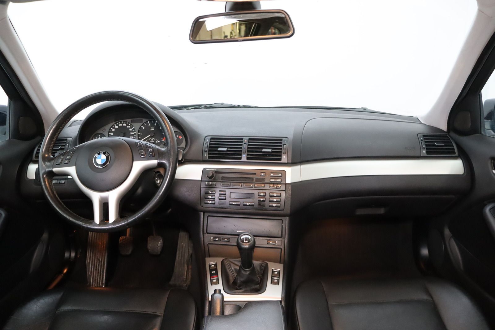 Fahrzeugabbildung BMW 320 i * Xenon * Leder * Sitzhzg. PDC