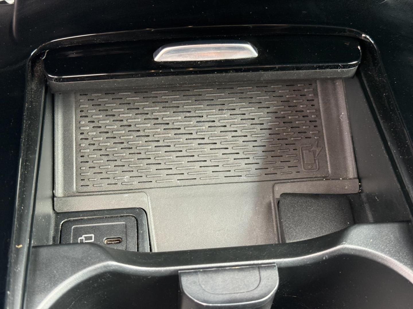 Mercedes-Benz A 180 AMG Line Navi Digitales Cockpit Kamera SHZ