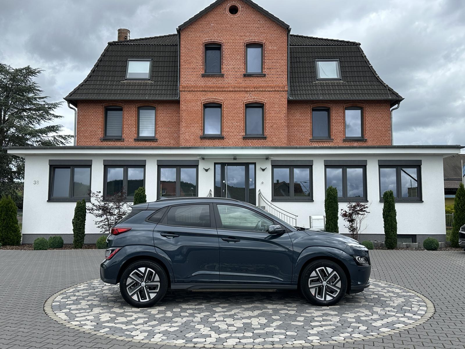 Hyundai Kona Elektro Trend LED ACC NAVI HUD KRELL WÄMPU