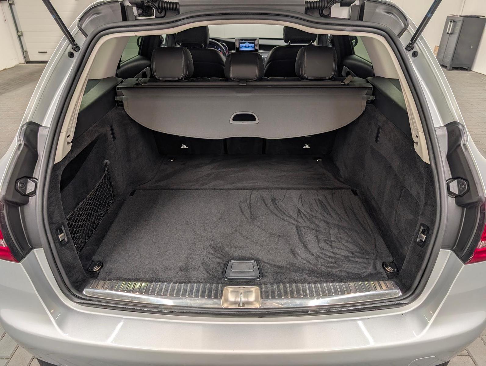 Mercedes-Benz C 180 Avantgarde LED/Navi/SHZ/el.HK/PDC/17-LM