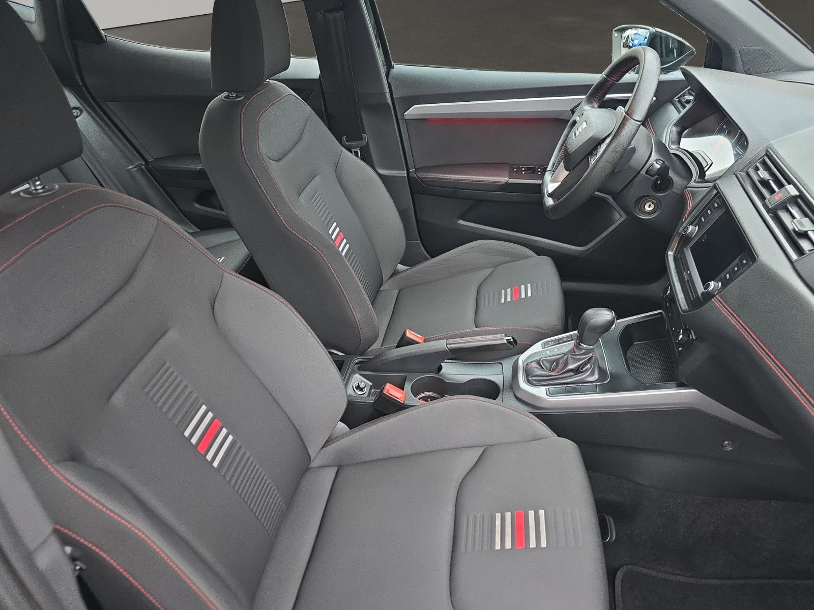 Fahrzeugabbildung SEAT Arona FR+DSG+Carplay+LED+AHK+PDC+AbstandTempomat