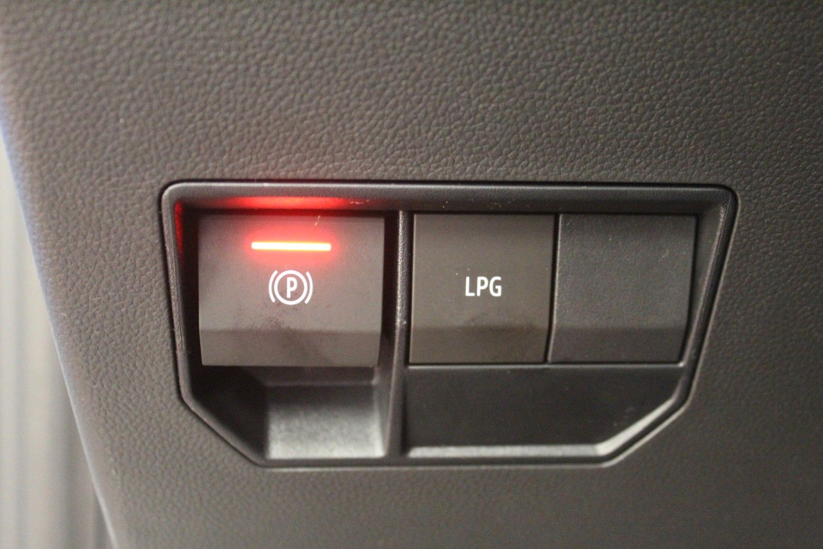 Fahrzeugabbildung Dacia Duster hybrid-G 150 4x4 Extreme  MY26