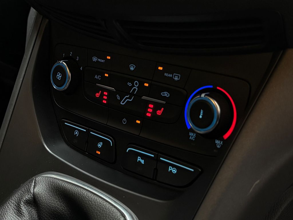 FORD C-Max Cool & Connect|Navi|AppleCar|SHZ|LHZ|Allwe FORD C-Max Cool & Connect|Navi|AppleCar|SHZ|LHZ|Allwe
