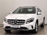 Mercedes-Benz GLA 180*Navi*Pano-Dach*LED*AHK*18 Zoll* - Mercedes-Benz GLA 180 mit Benzin-Antrieb