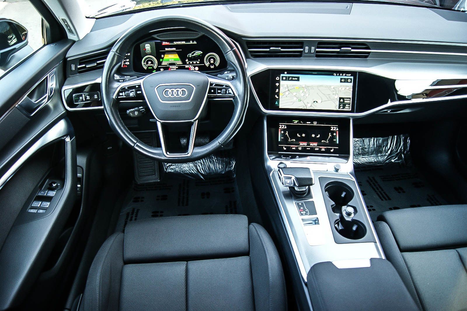 Fahrzeugabbildung Audi A6 Avant 50 TFSI e quattro S-LINE MATRIX ANHZV