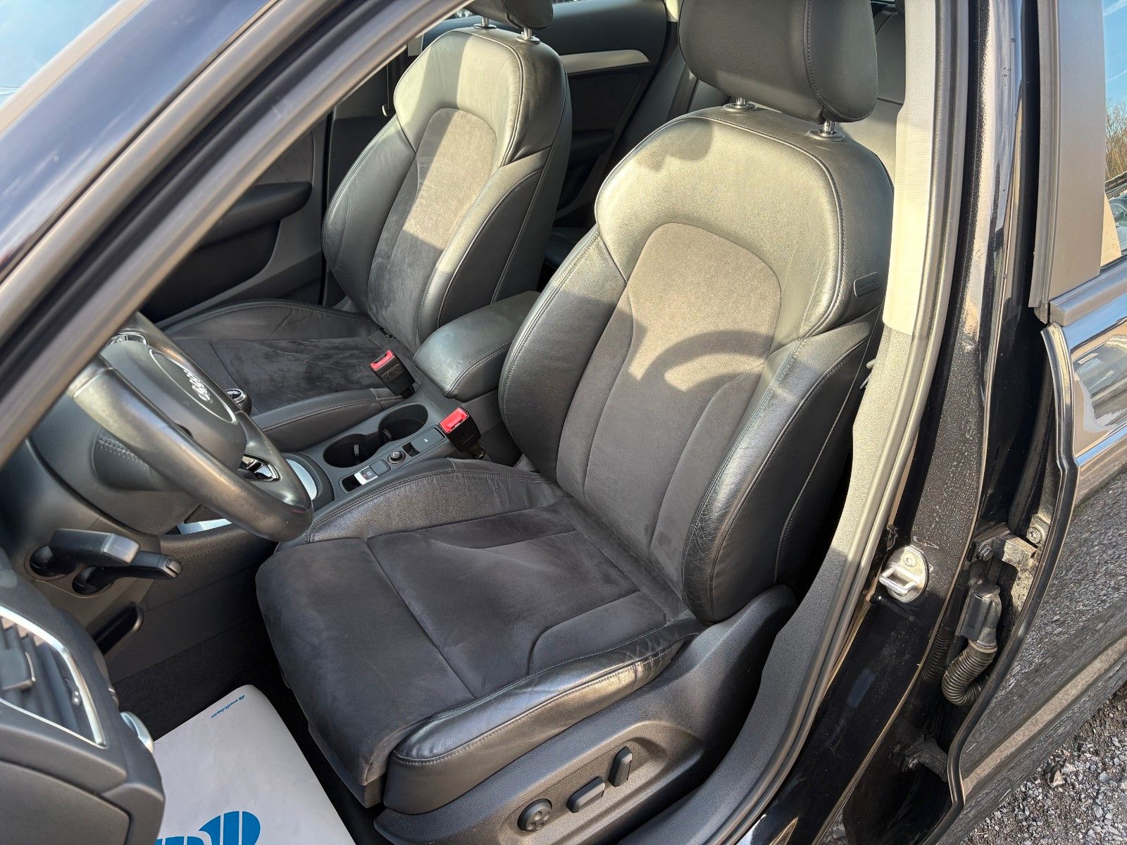 Fahrzeugabbildung Audi Q3 2.0 TDI Navi Xenon Alcantara/Leder SPORTSITZE