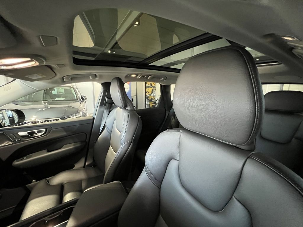Volvo XC60 T6 Plus Dark Recharge AWD ACC Pano H/K LED