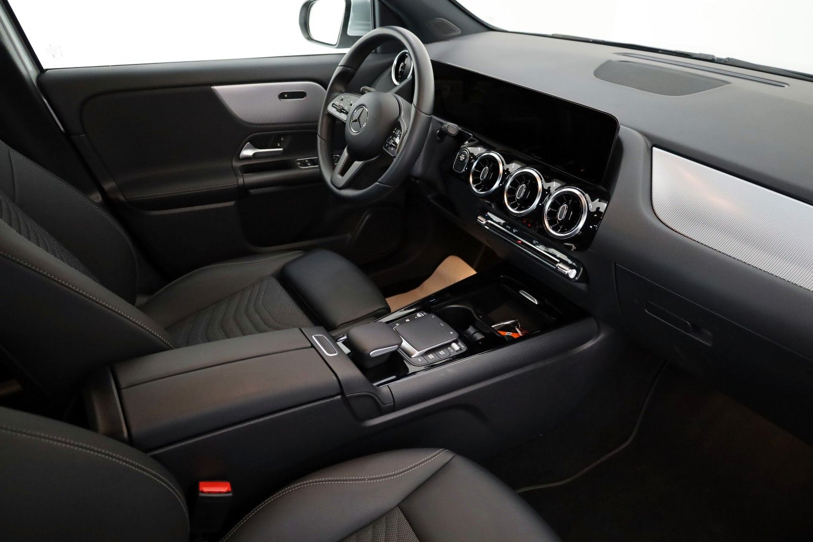 Fahrzeugabbildung Mercedes-Benz GLA 250 e Style, T.Leder,Navi,LED,SH,Kamera,