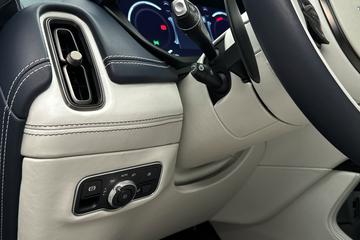 صورة مصغرة 31 لـ 2024 Aston Martin DBX