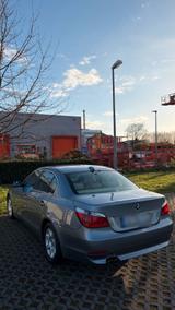 BMW E60 520i Scheckheft + wenig Km - BMW 520: 520i E60