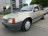 Opel Kadett-E 1.6 Oldtimer *LIEBHABERSTÜCK*TÜV/AU NEU - Opel Kadett mit Benzin-Antrieb: Limousine