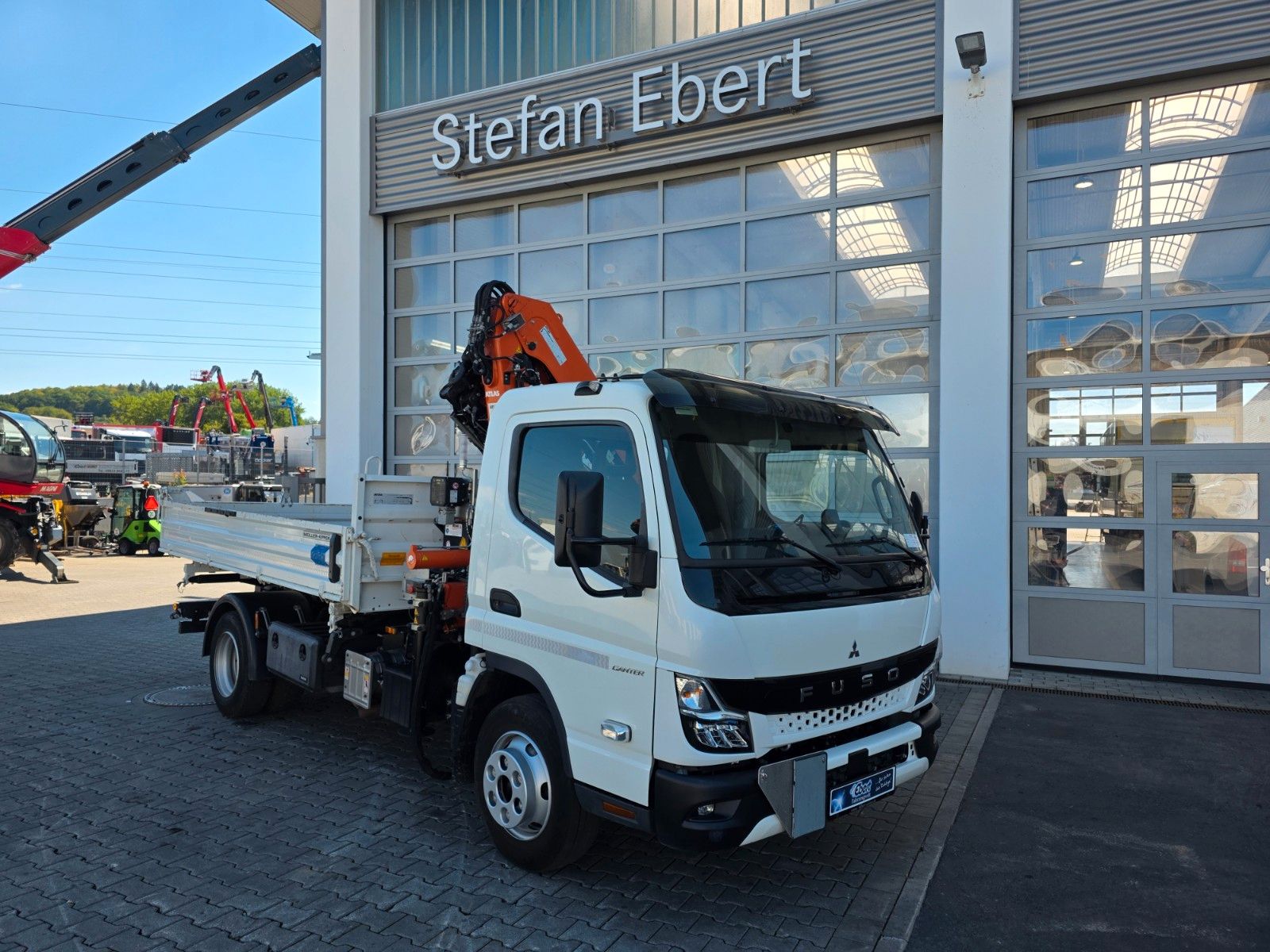 Fahrzeugabbildung Mitsubishi Fuso Canter 7C18 KK Atlas 57.3RC-A2 Funk AHK
