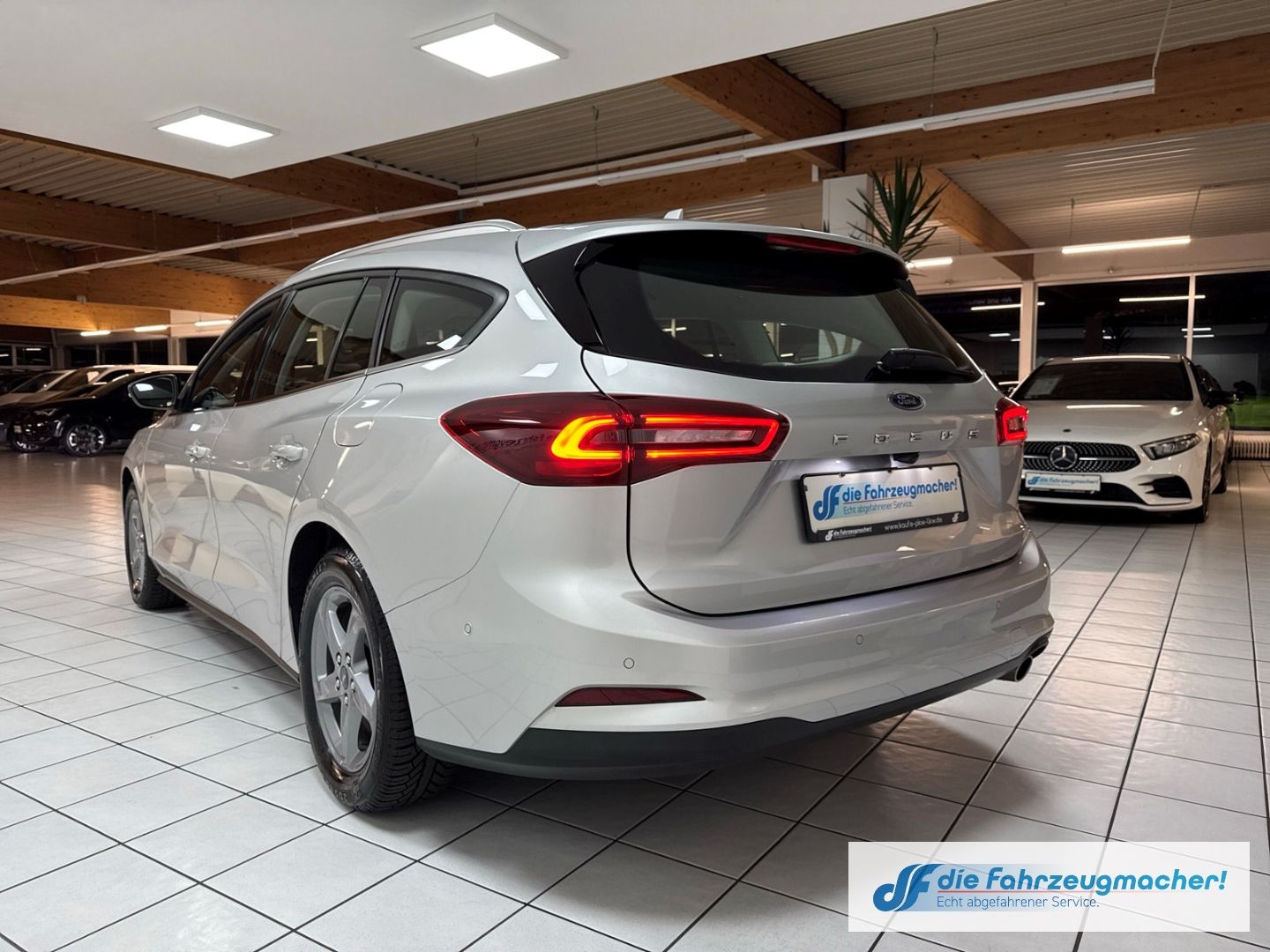 Fahrzeugabbildung Ford Focus Turnier Titanium Navi LED ACC El. Heckklap