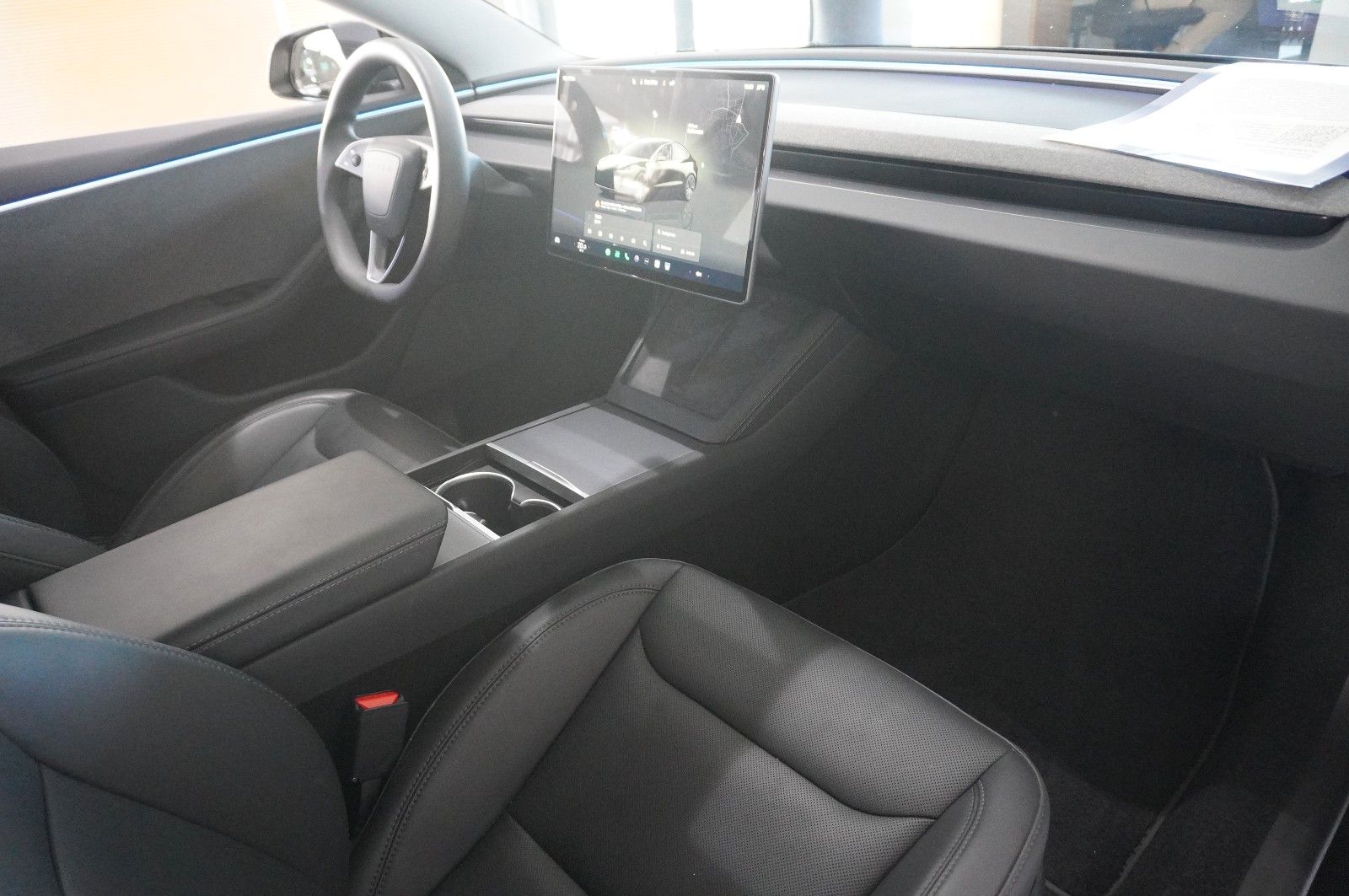 Fahrzeugabbildung Tesla Model 3 Standard Range RWD  NAVI/KAMERA/SH/PILOT