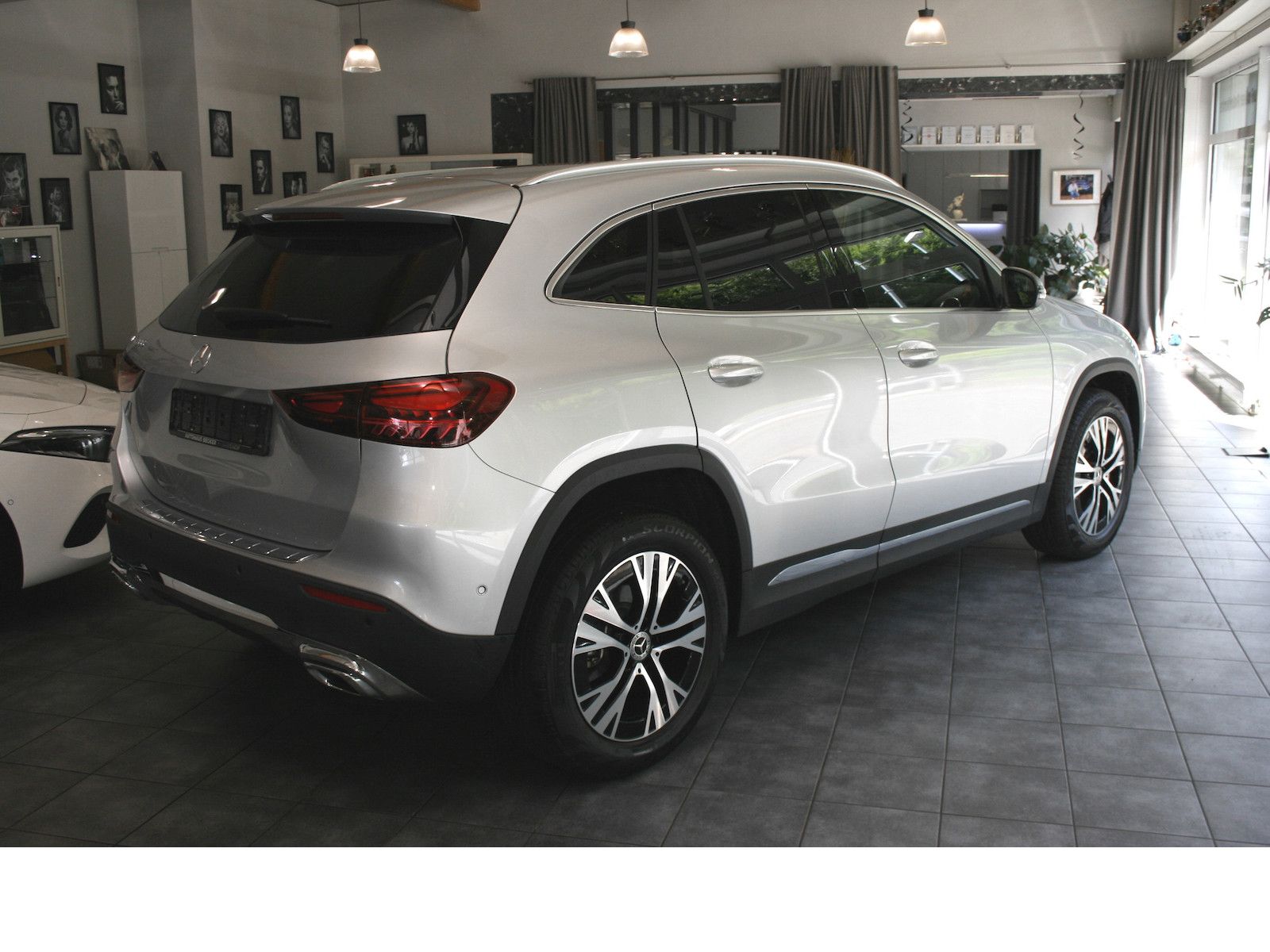 Fahrzeugabbildung Mercedes-Benz GLA 200 Progr. Advanced *getönte Scheiben*Kamera