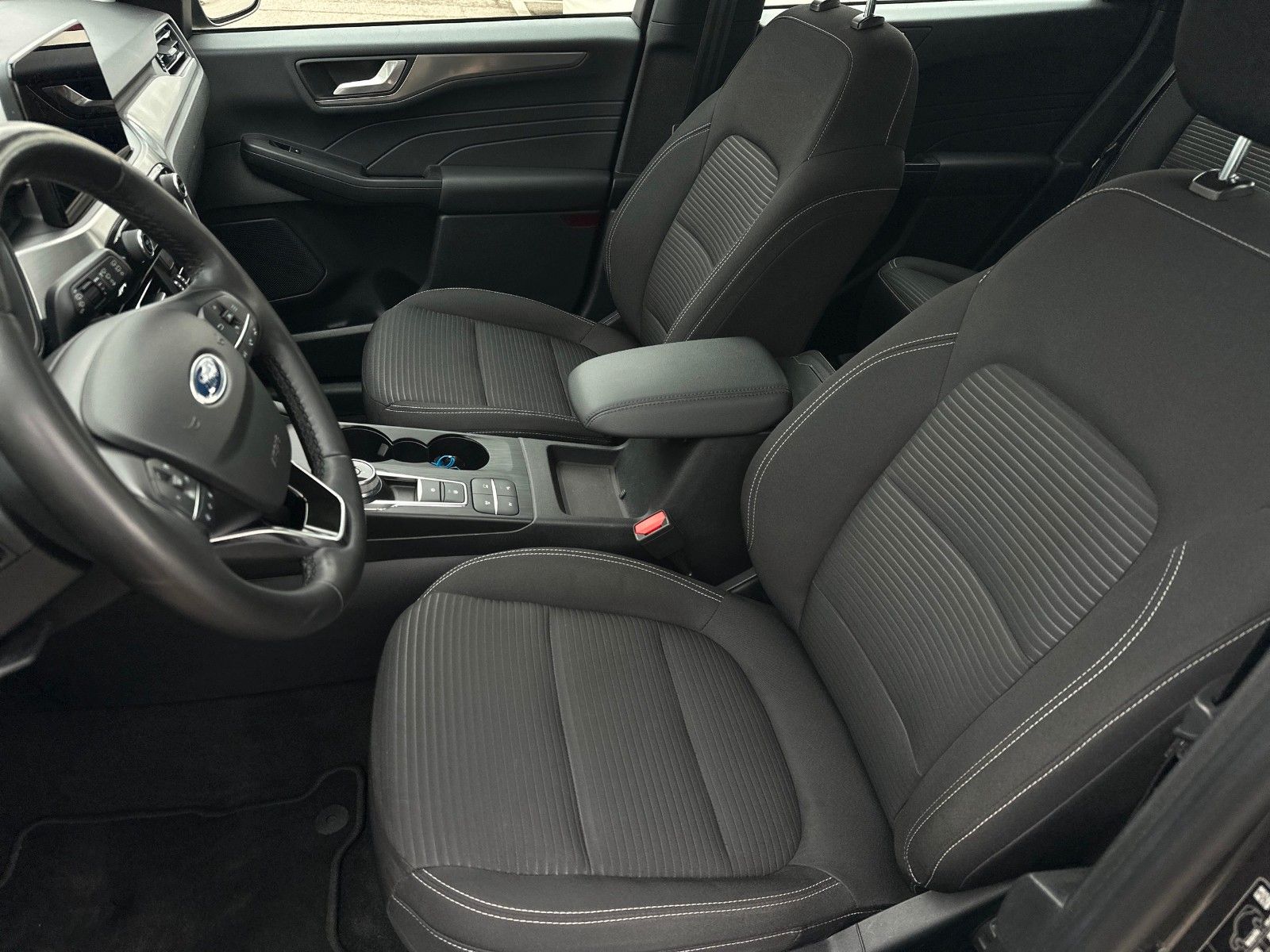 Fahrzeugabbildung Ford Kuga Plug-In Hybrid Titanium, AHK, TECHNOLOGIEPA