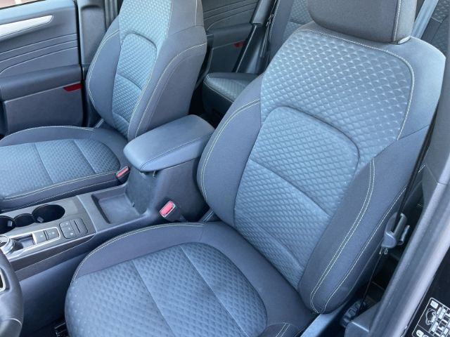 Fahrzeugabbildung Ford Kuga 2.5 Duratec Plug-in-Hybrid PHEV, Cool & Con