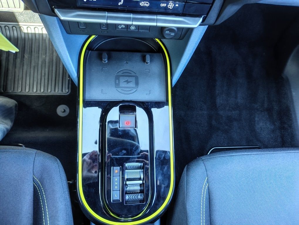 Fahrzeugabbildung Fiat Grande Panda ICON Hybrid 1.2 eDCT