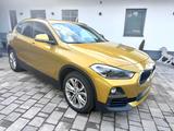 BMW X2 sDrive20i Advantage Plus, TOP Zustand - BMW X2 von privat
