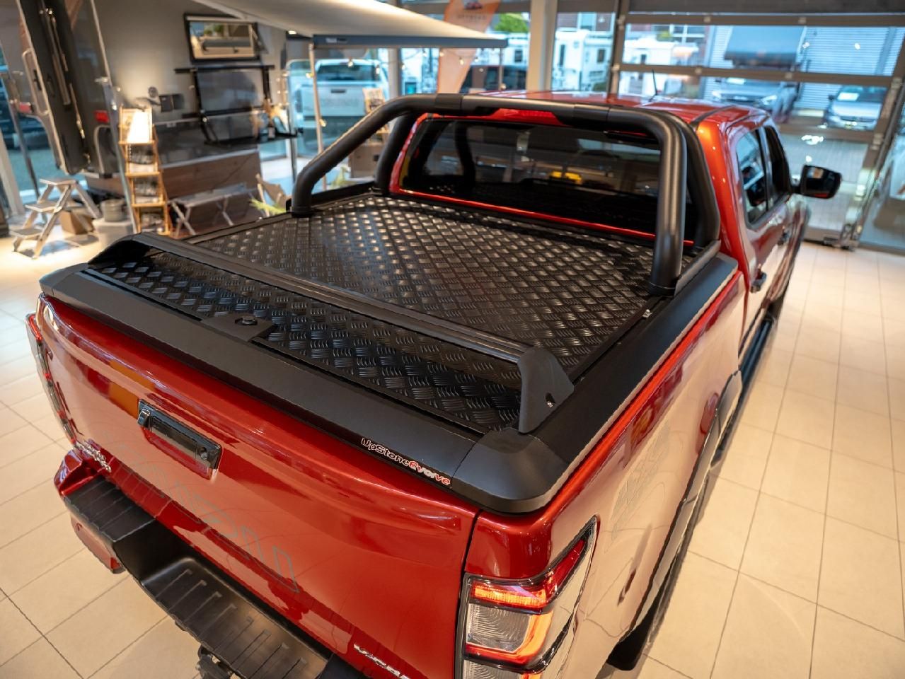 Fahrzeugabbildung Isuzu D-Max Double Cab 4WD V-CROSS - Neues Modell MJ24