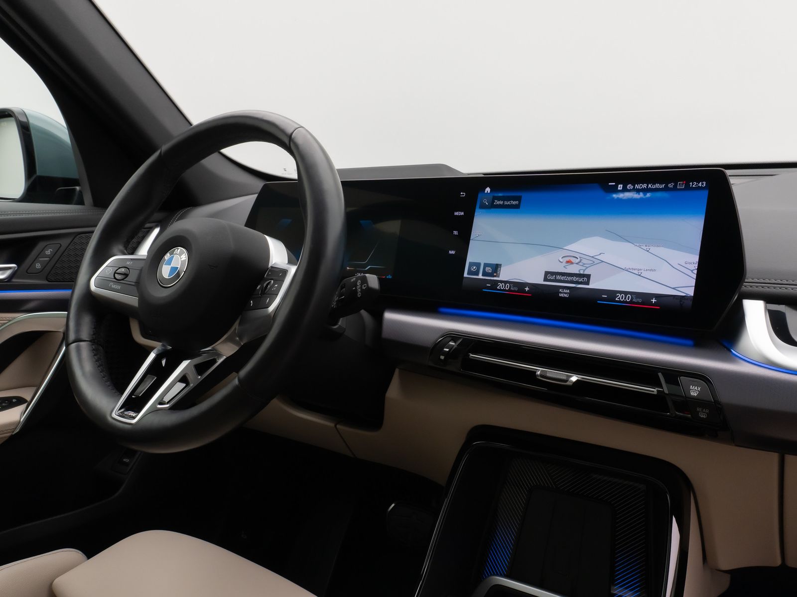 Fahrzeugabbildung BMW X1 xD23d M Sport Panorama 360°HUD DAB AHK 19Zoll