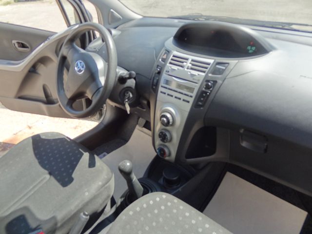 Fahrzeugabbildung Toyota Yaris Cool/1.Hand/59.000km/Klima/8-fach Bereift/