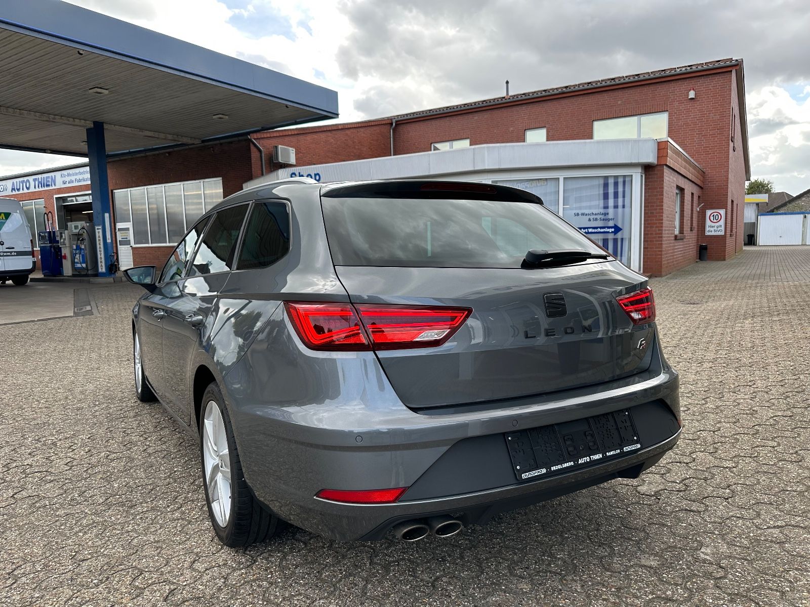 Fahrzeugabbildung SEAT Leon ST 1.4 TSI ACT FR LED/GRA/SHZG/EPH