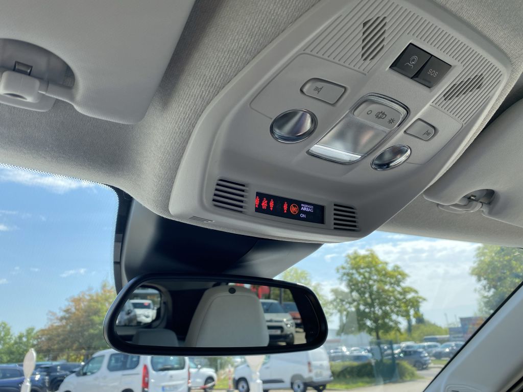 Fahrzeugabbildung Citroën C3 Hybrid 110 Automatik MAX *Winterpak*Navi*Cam*