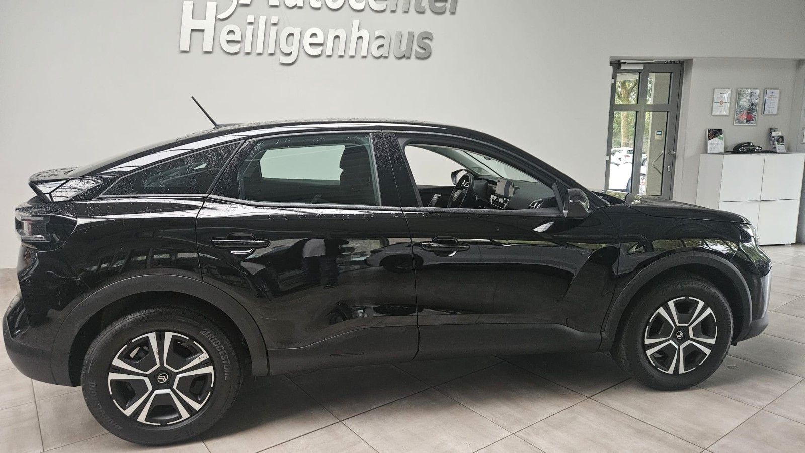 Citroën C4 Lim. YOU 1.2 Mild-Hybrid Autom. LED Tempo PDC imagem 3