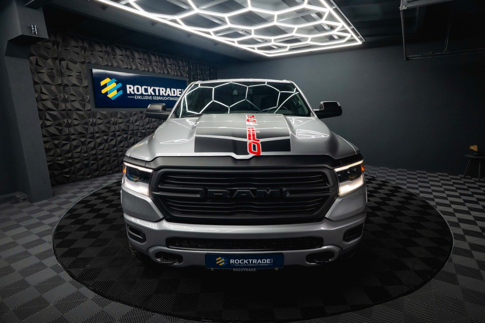 Fahrzeugabbildung Dodge RAM 5.7 V8 HEMI 4x4 OFFROAD NightPaket AXLE LOCK