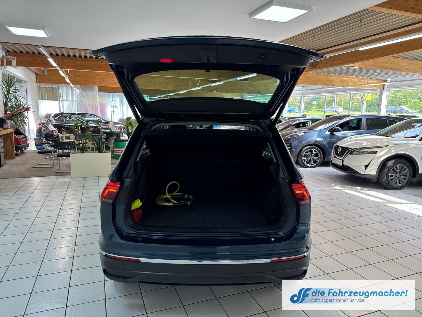 Fahrzeugabbildung Volkswagen Tiguan Active eHybrid Navi Digitales Cockpit 360