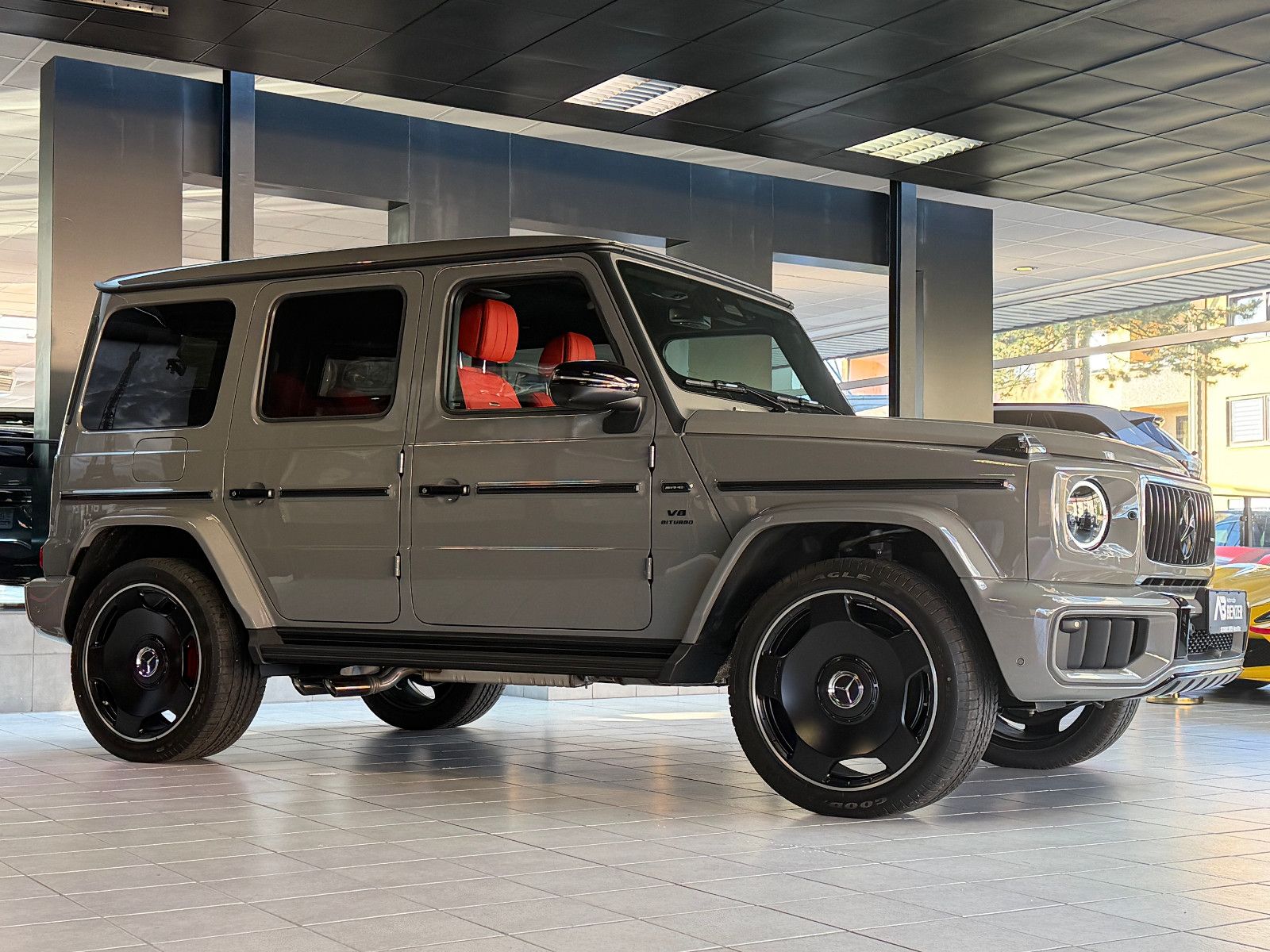 Fahrzeugabbildung Mercedes-Benz G 63 AMG/ A22/ FOND-TV/CARBON/RED/SUPERIOR/UNI