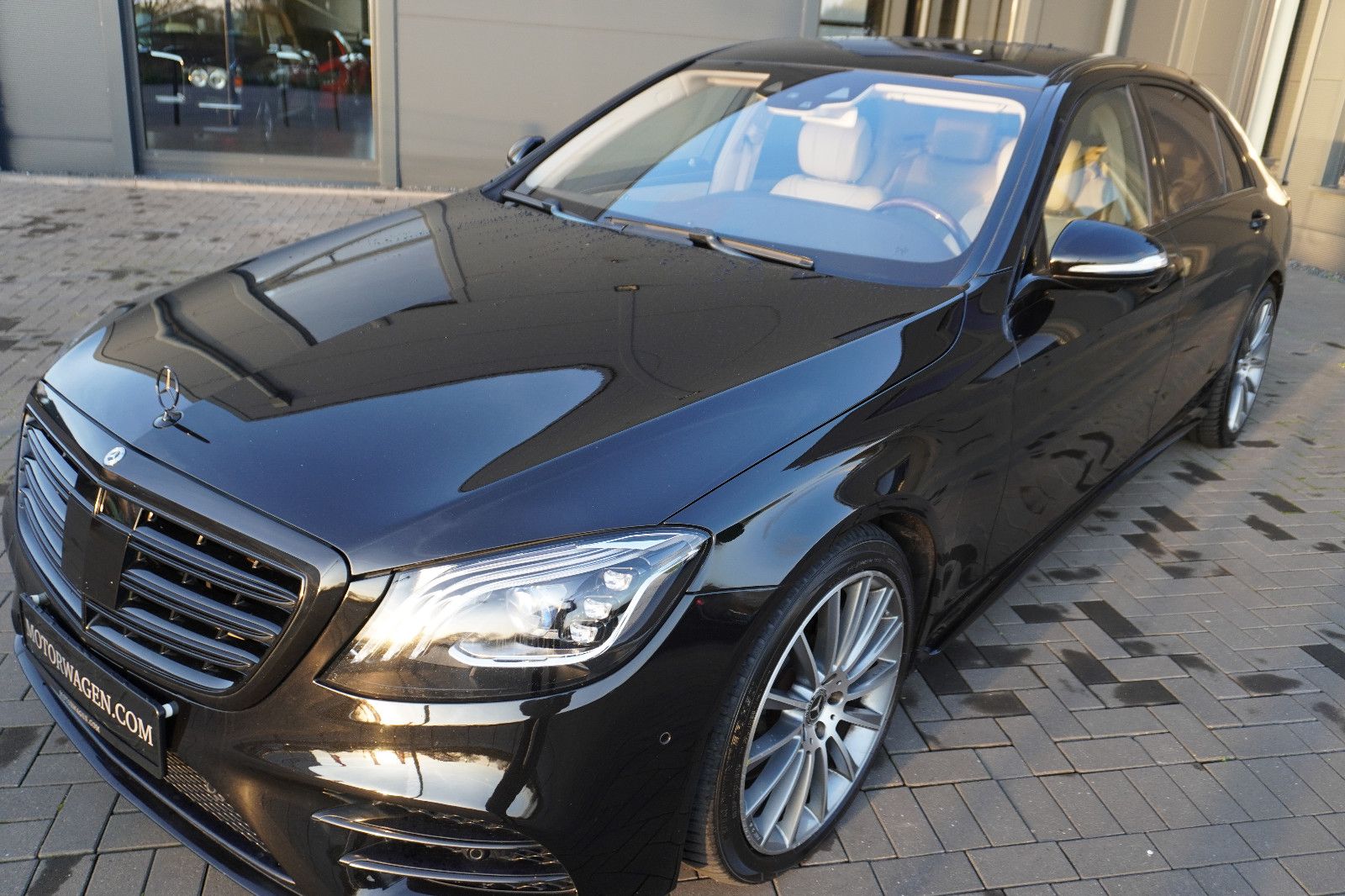 Fahrzeugabbildung Mercedes-Benz S 560 4Matic L AMG