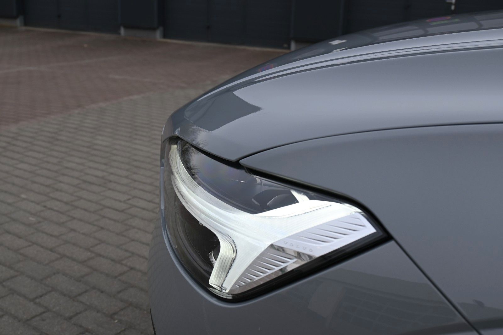 Fahrzeugabbildung Volvo XC60 B4D FWD Core*RFK*Qi*el.Heckkl*GoogleMaps