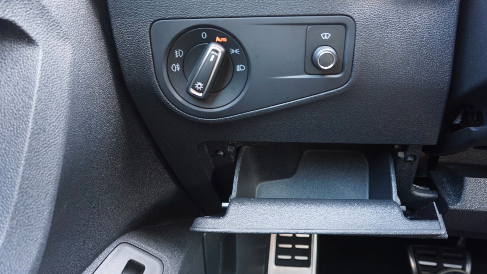 Fahrzeugabbildung Volkswagen Tiguan 4M R-Line Navi,LED,ACC,DCC,Kamera,Head Up