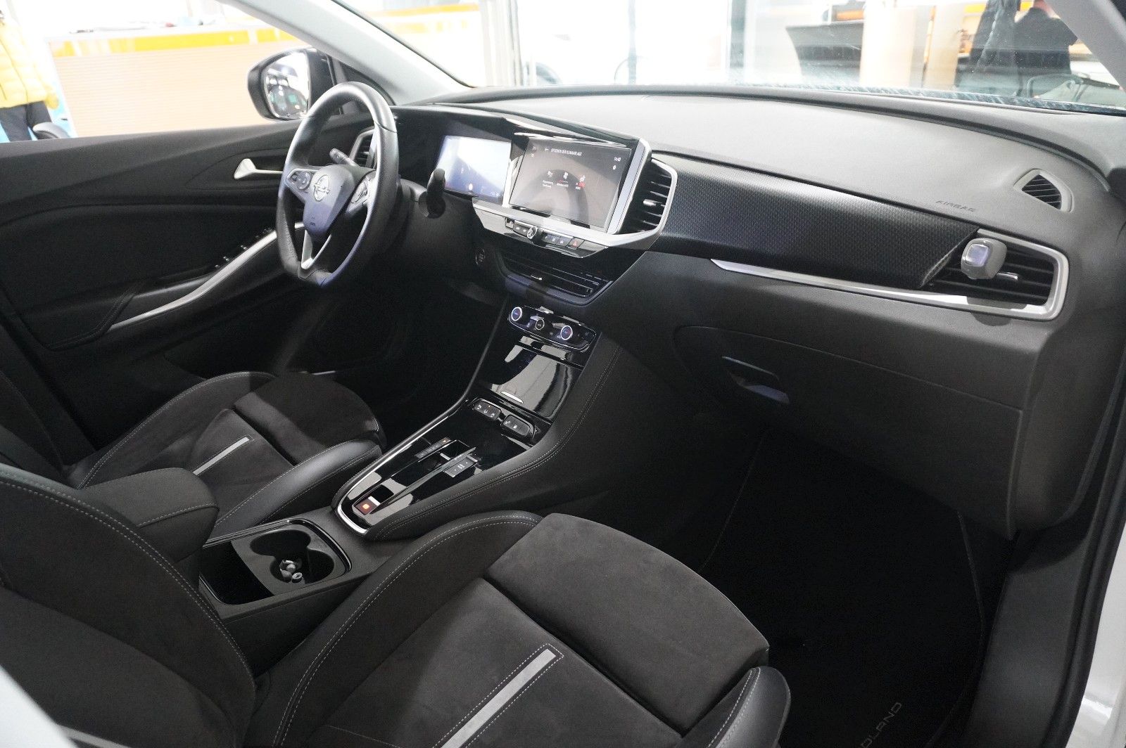 Fahrzeugabbildung Opel Grandland (X) 1.6T GSe HYBRID 4X4 NAVI/LED/SPORT