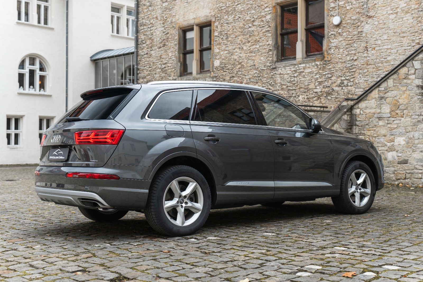 Fahrzeugabbildung Audi Q7 3.0 TFSI Quattro LED PANO NAV 7 SITZER BOSE