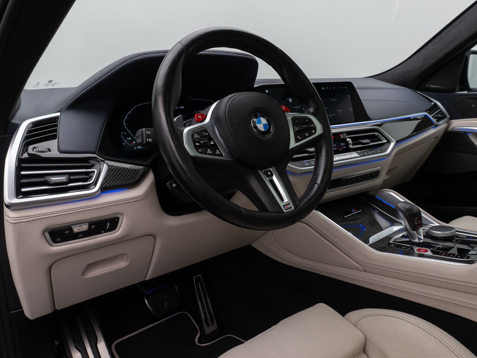 Fahrzeugabbildung BMW X6 M Competition M Driver´s DisplKey Sky Lounge