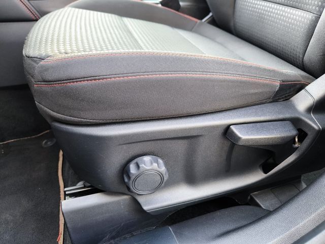 Fahrzeugabbildung Ford Kuga 1.5 EB ST-Line VIRTU+NAVI+LED+KAM+PDC+18LM