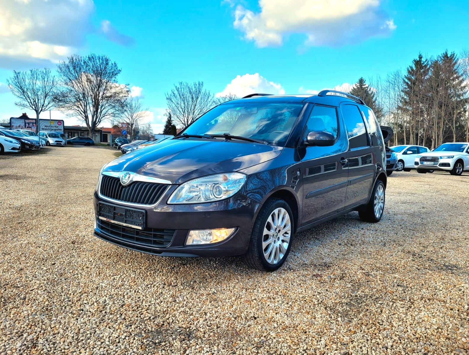 Skoda Roomster 1.6*Pano*SZH*Klimaaut*AHK*Temp*LMF*TÜV*