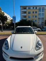 Porsche Cayenne Diesel - EZ 2011 - Porsche Cayenne aus 2011 mit Diesel-Antrieb