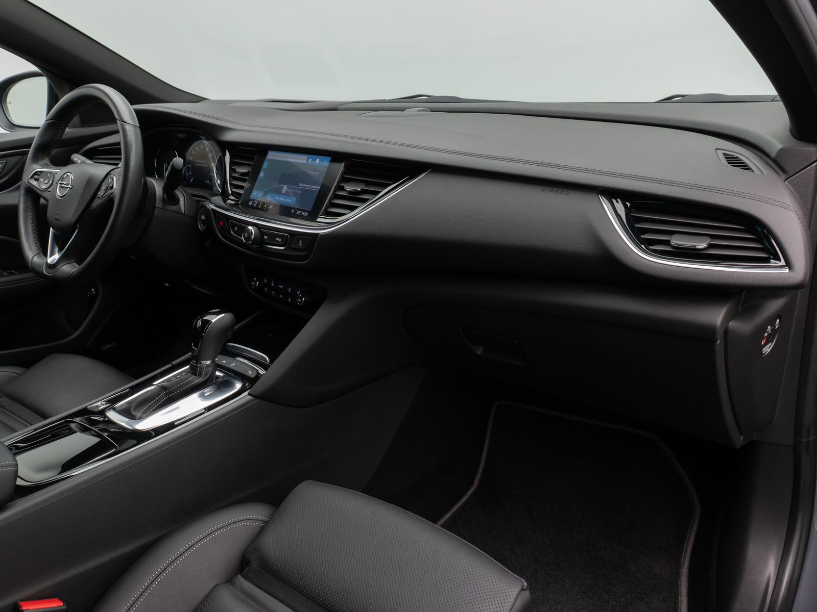 Fahrzeugabbildung Opel Insignia B Sports GSLine Plus 4x4 Kamera HUD AHK