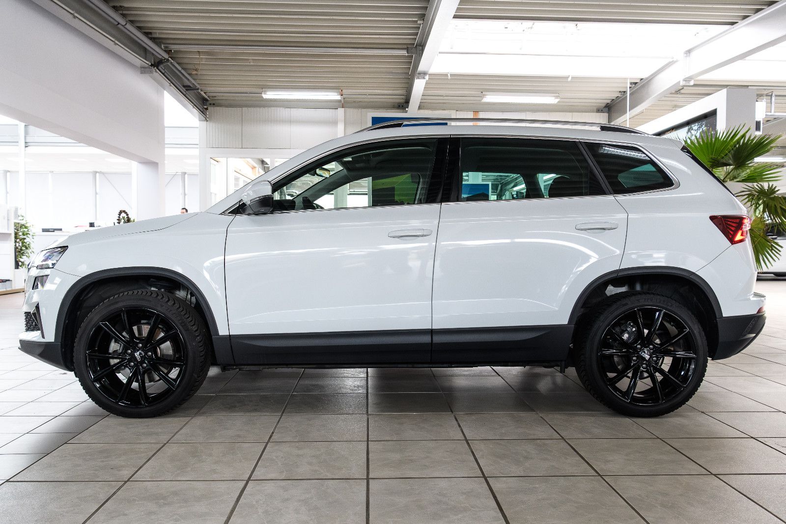 Fahrzeugabbildung SKODA Karoq Ambition 1.5 TSI DSG LED+ACC+KAM