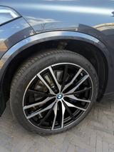 BMW X5 M50 M50d - - graue BMW X5 M50