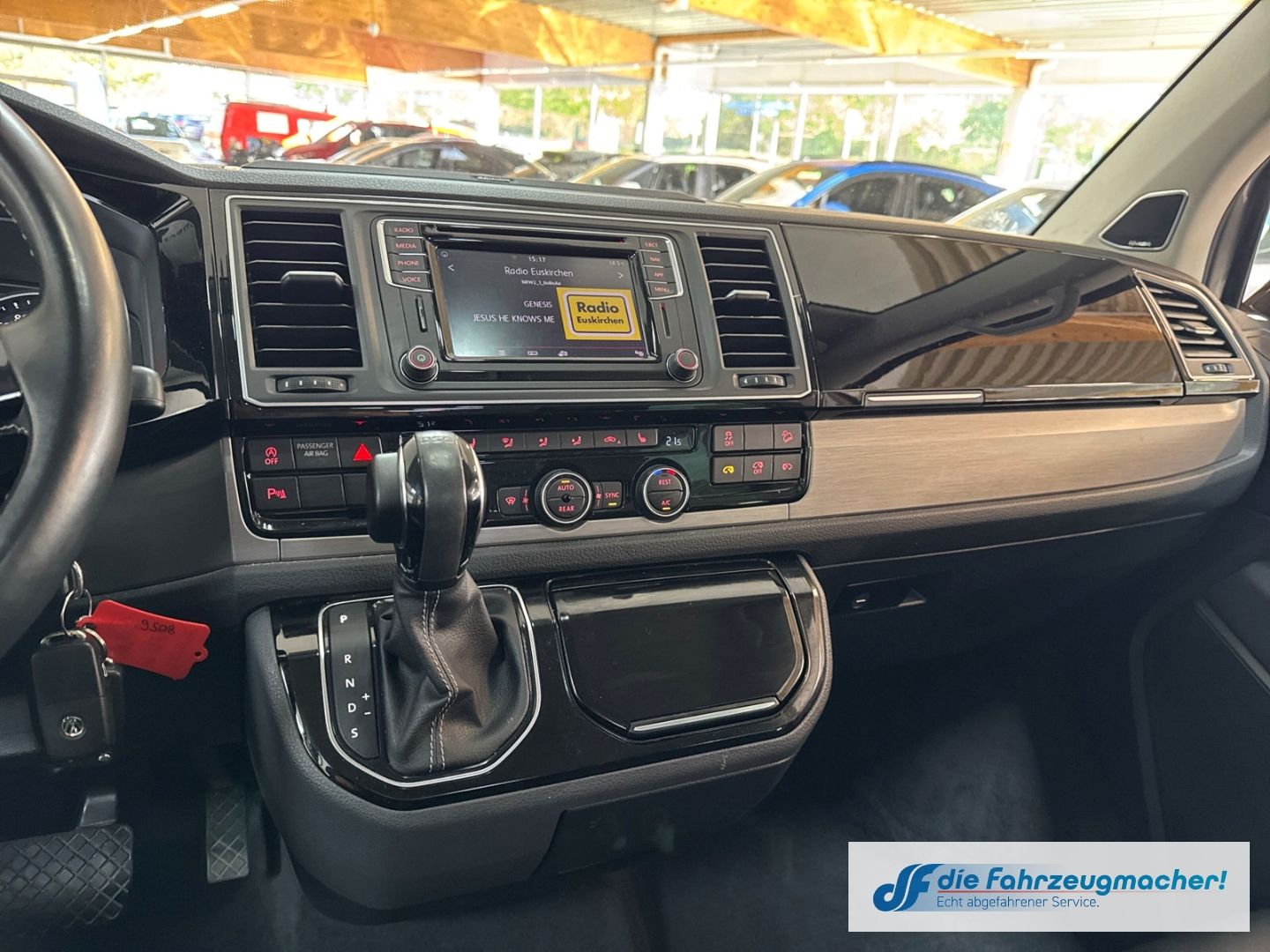 Fahrzeugabbildung Volkswagen T6 Multivan 4Motion Edition StandHZG Navi Leder