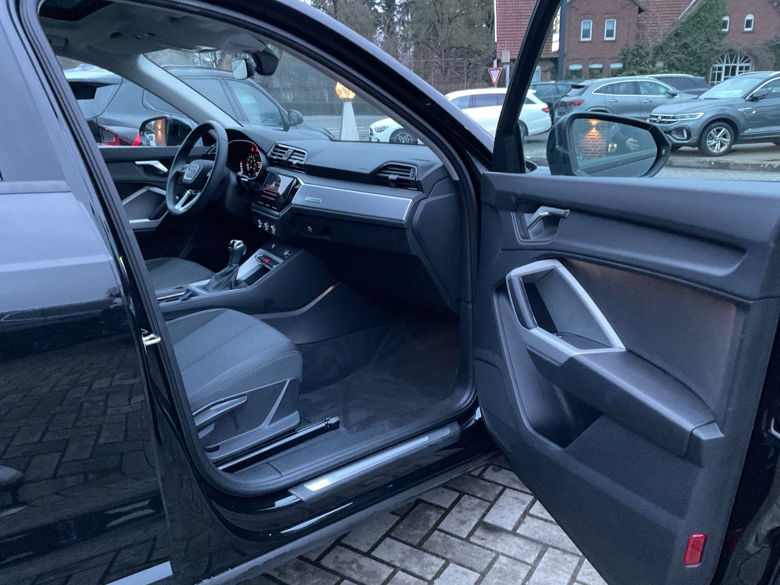 Fahrzeugabbildung Audi Q3 35 TFSI S tronic,Panorama,LED,Carplay,Navi