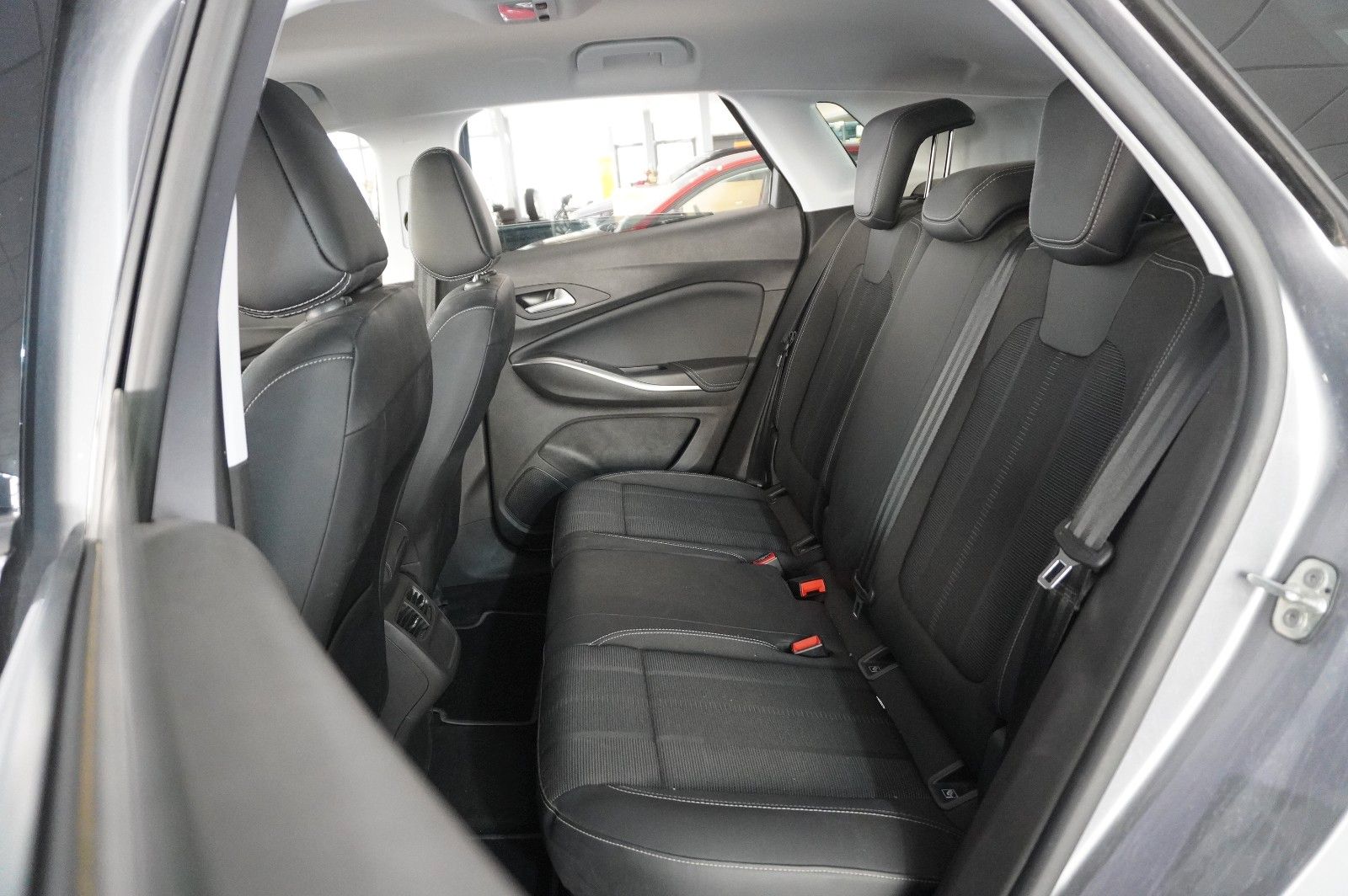 Fahrzeugabbildung Opel Grandland (X) 1.2T GS SPORT NAVI/LED/VIRT./DAB+
