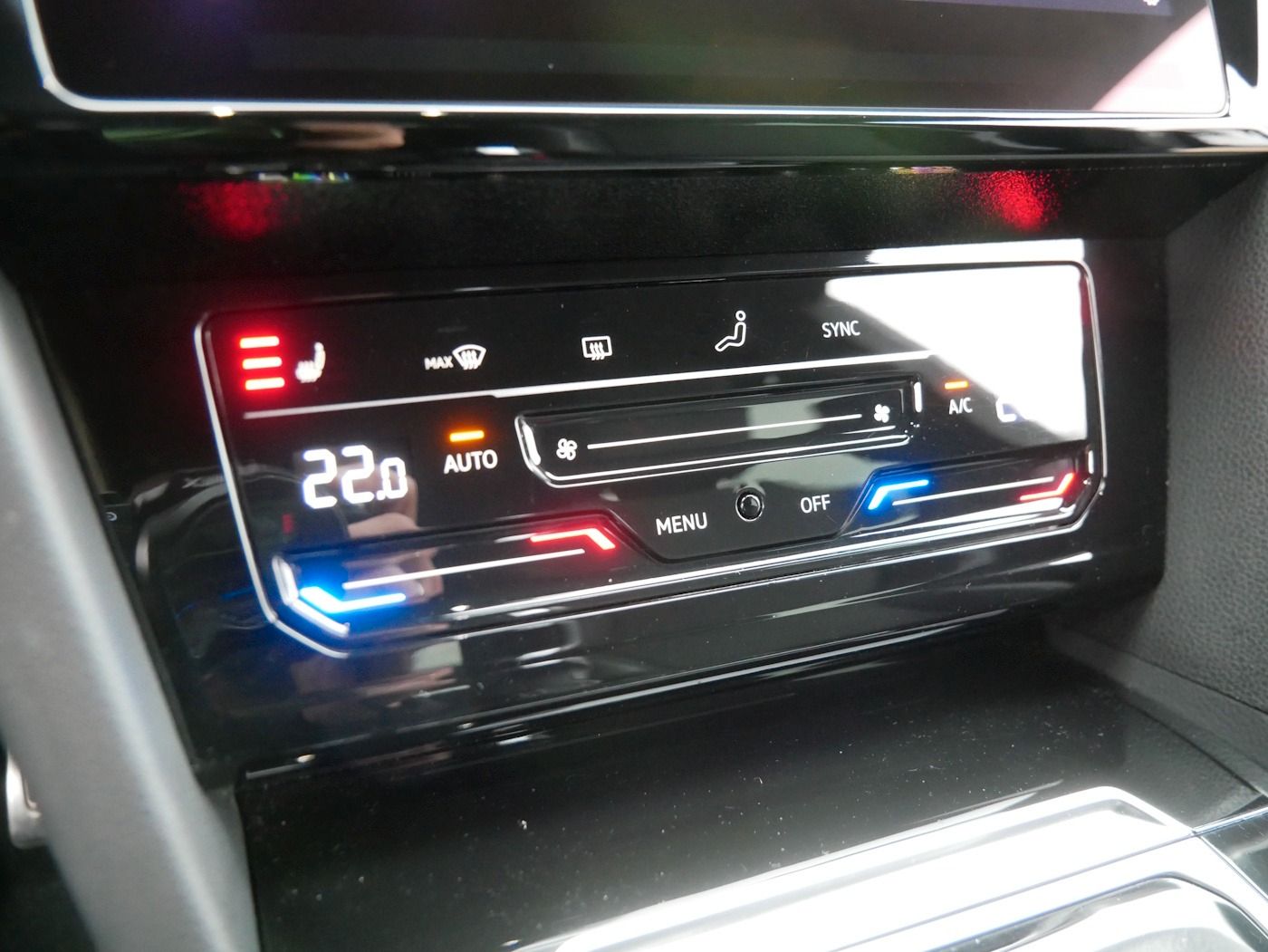 Fahrzeugabbildung Volkswagen Arteon SB 2.0 R-Line DSG AHK MATRIX NAVI SHZ ALU