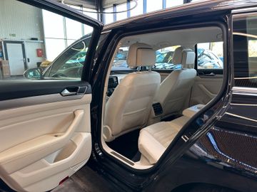 MYAUTOCENTER – Gebraucht- und Jahreswagen mit Werkstattservice in Pfaffenhofen Volkswagen Passat Highline *4Motion*Massage*AHK*LED*Keyless